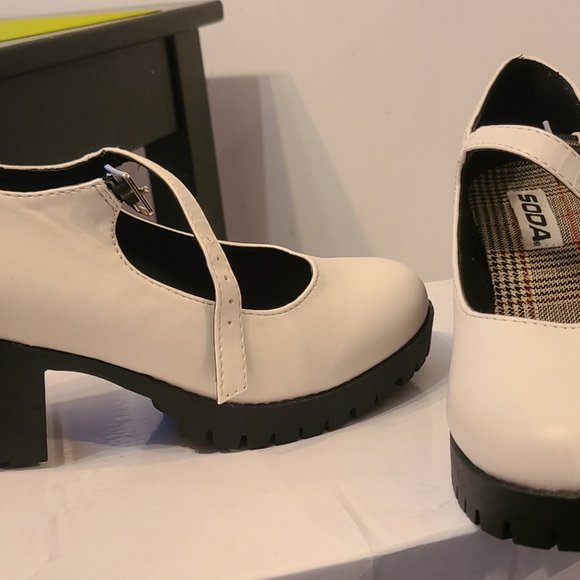 Mary Jane heels - Picture 2 of 4